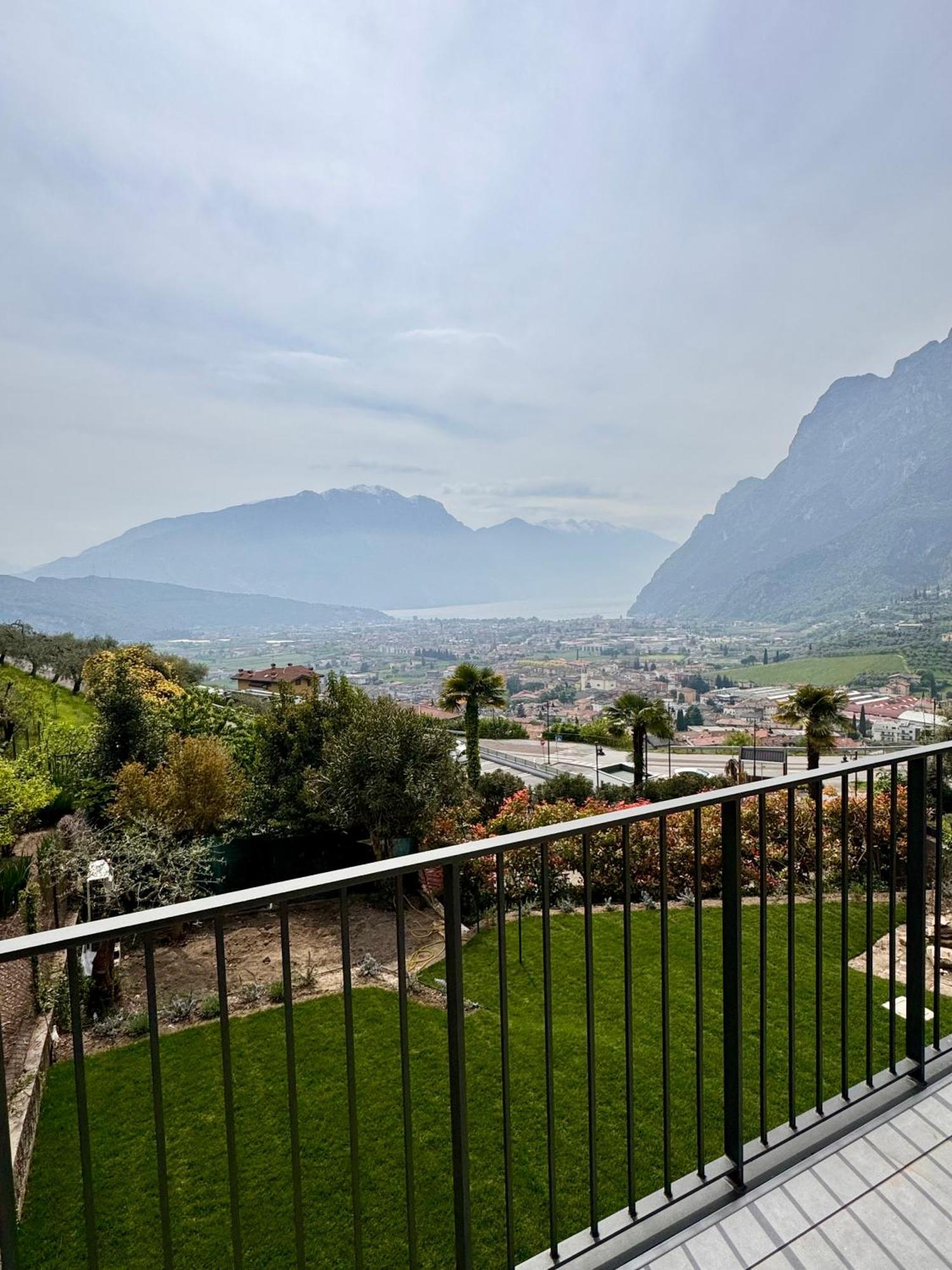 Eco Garda Hill Appartement Tenno Buitenkant foto